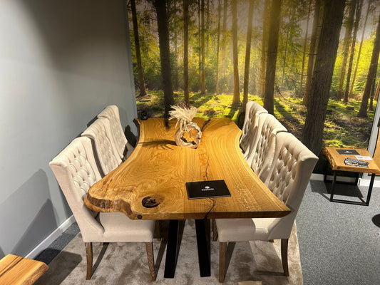 Entstehungsgeschichte Iskra 2.0 Tisch -Unikat Im Showroom