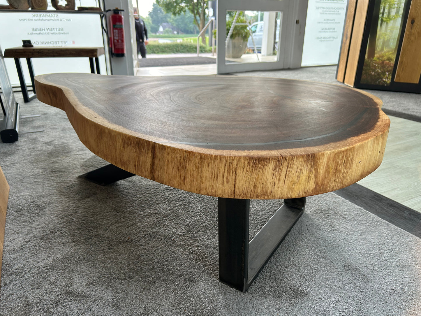 Couchtisch Monkey Pod